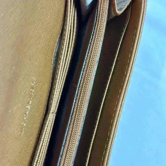 Michael Kors Fulton Flap Leather Wallet Brown - Picture 4 of 9